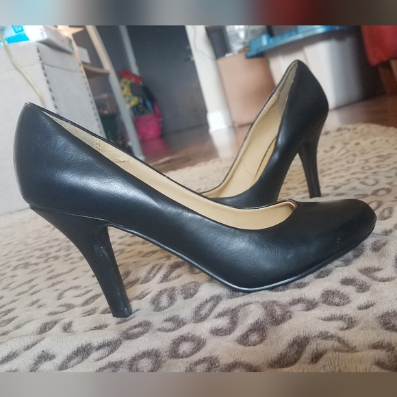 Cityclassified, Size 6.5 - Picture 2 of 9